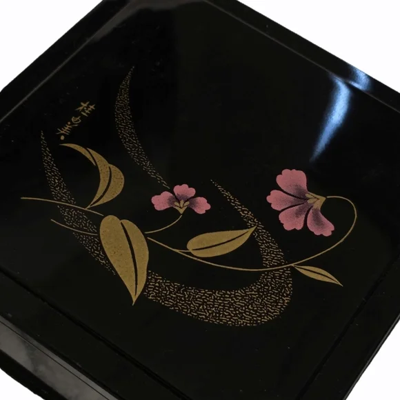 Yumi Katsura Floral Octagonal Lacquerware Bento / Storage Box – New in Box